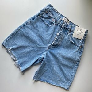 Abercrombie High Rise 7 Inch Dad Shorts NWT
